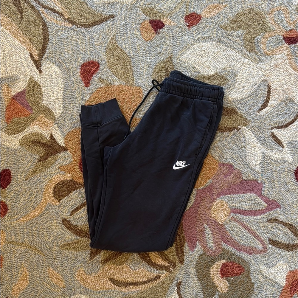 Nike Black Sweatpants Athletic Comfort